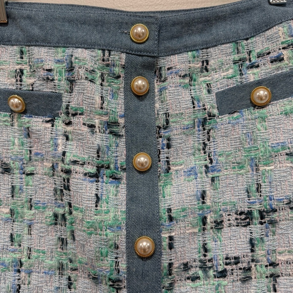 Nanette Lepore tweed mini skirt
Size Small - Picture 5 of 14